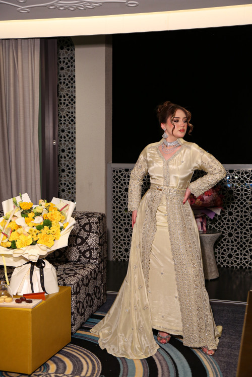 فستان ملكي - Royal Ivory