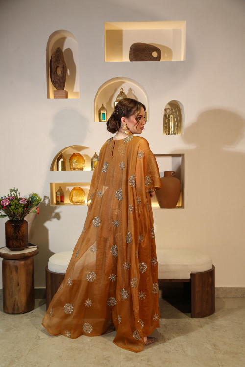 أنوثة ( Antique )