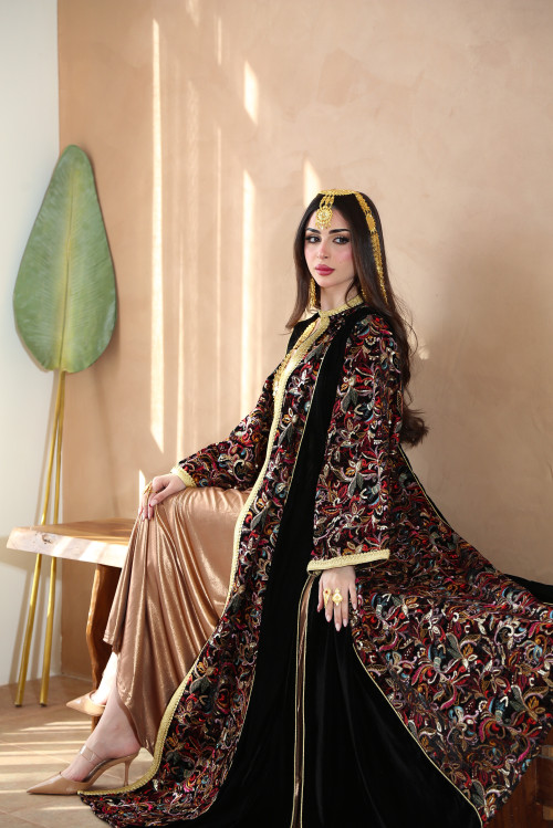 Red embroidered velvet bisht