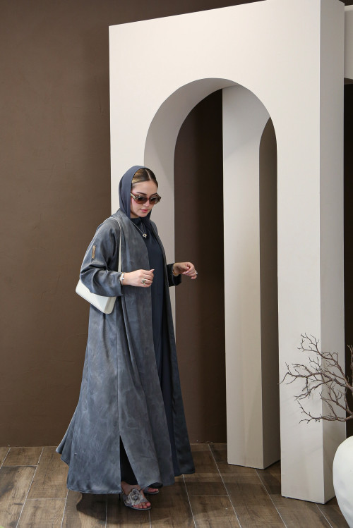 عباية ناعمة بلون رمادي دخاني (Smoky Grey)
