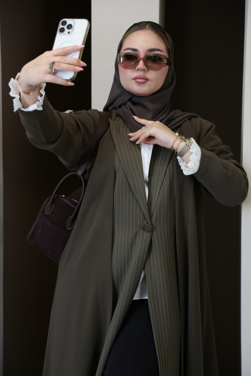 عباية زيتي مقلمة