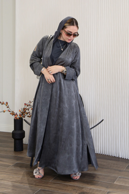 عباية ناعمة بلون رمادي دخاني (Smoky Grey)