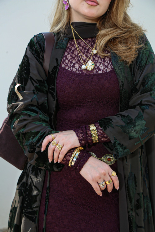 عباية الاوراق المخملية الزيتي الغامقة