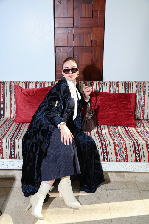 أوراق زرقاء