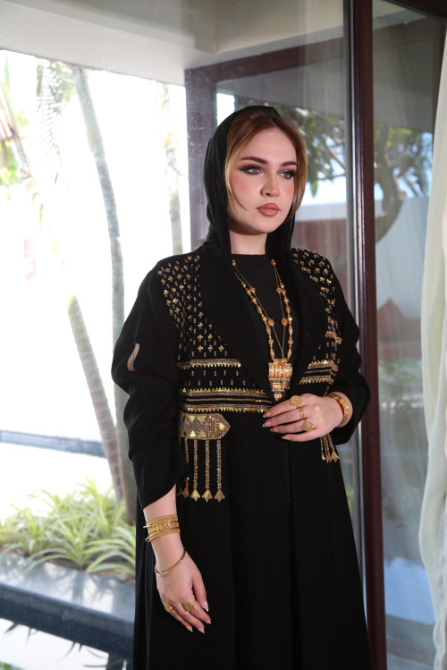 عباية (الحِلي العُمانية)