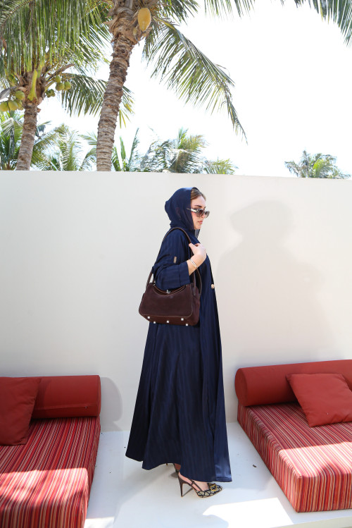 عباية بليزر فاخرة - كحلي