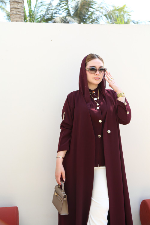 عباية عنابي أنيقة