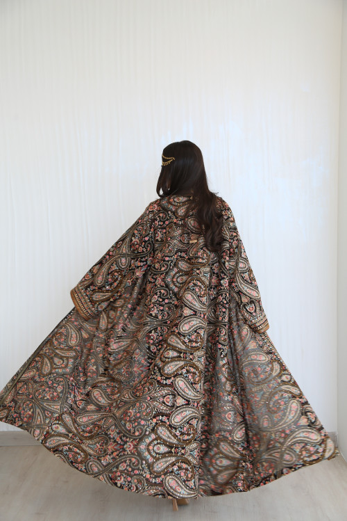 Kashmiri bisht in black