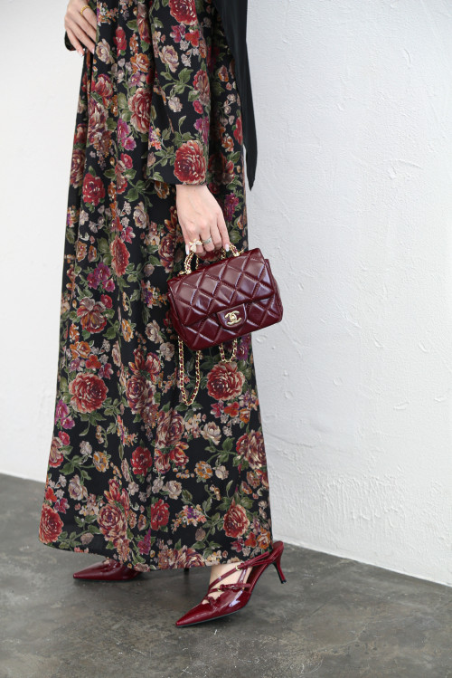 Colorful roses abaya - black background