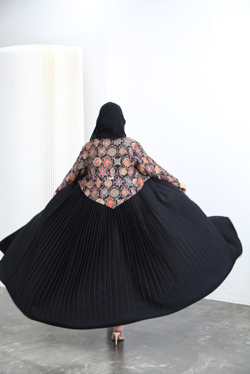 Black embellished abaya