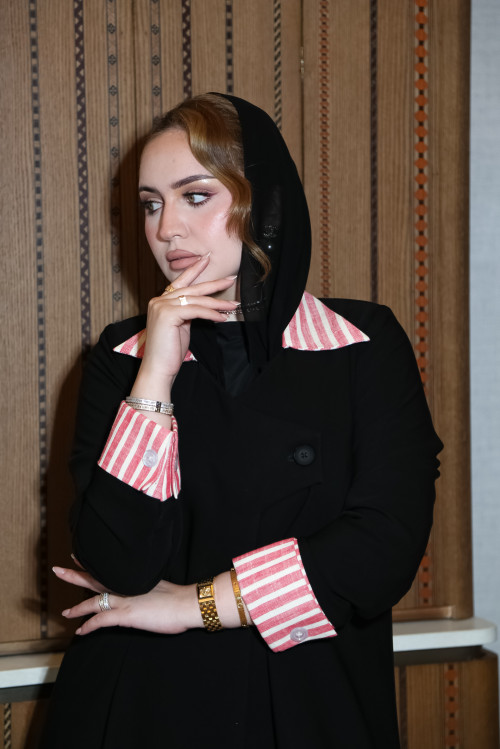 سترايب كولار-  Red Stripe Collar