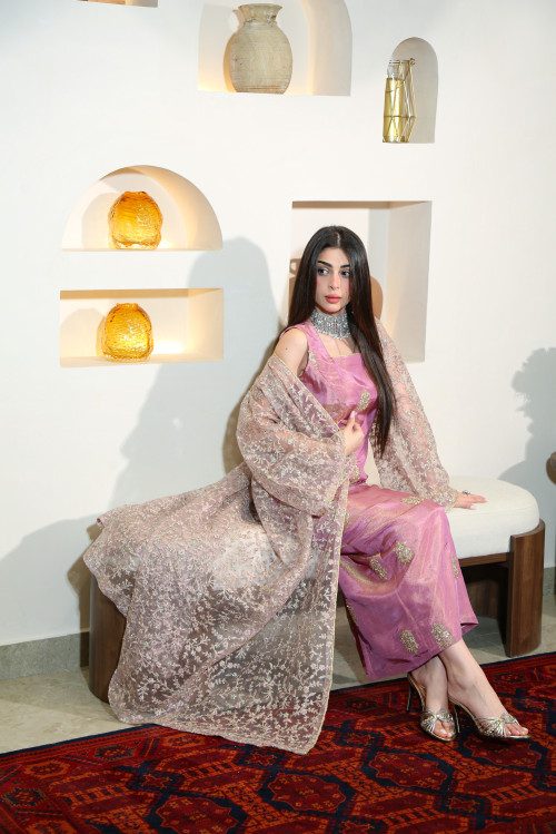 Bisht Al Fakhama (Lavender)