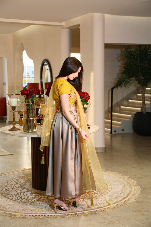 Yellow Indian set