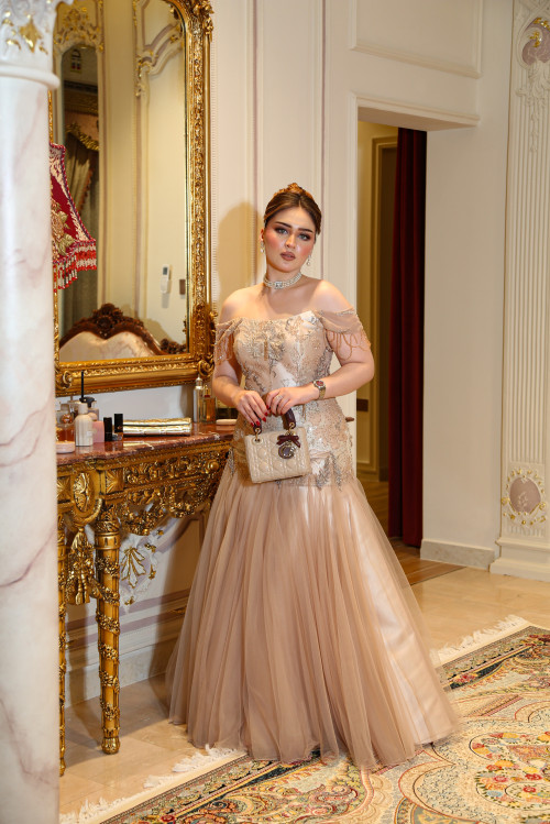 THE ROMANTIC LACE