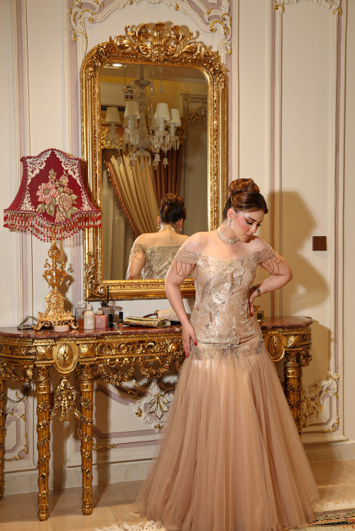 THE ROMANTIC LACE