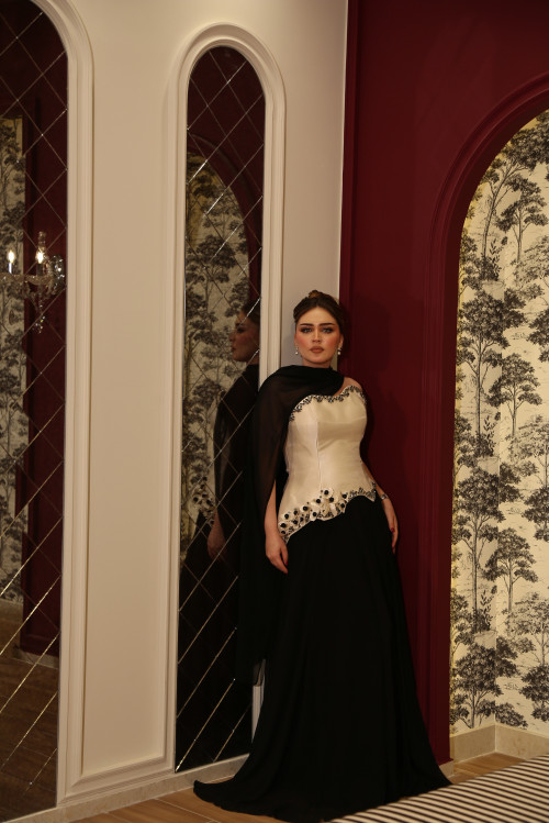 THE MONOCHROME GRACE
