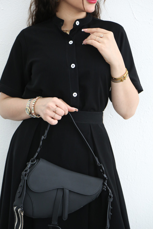 Black set with short-sleeved shirt and pleated skirt