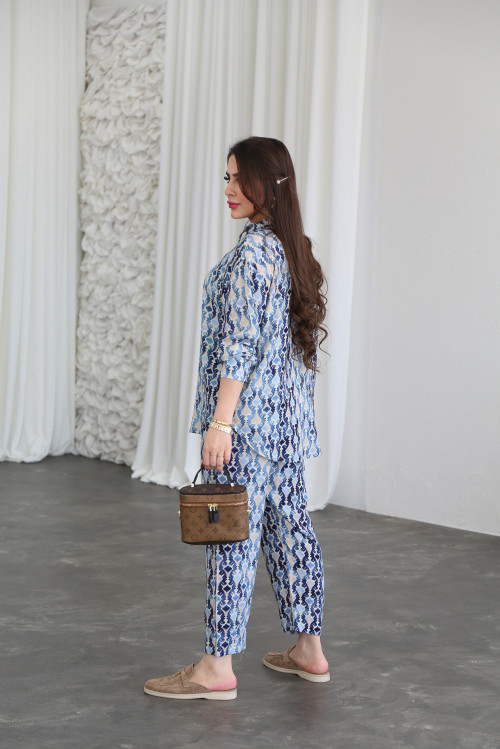 Cotton shirt and pants set in shades of blue