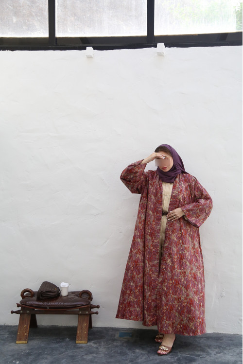 Abaya of mixed colors