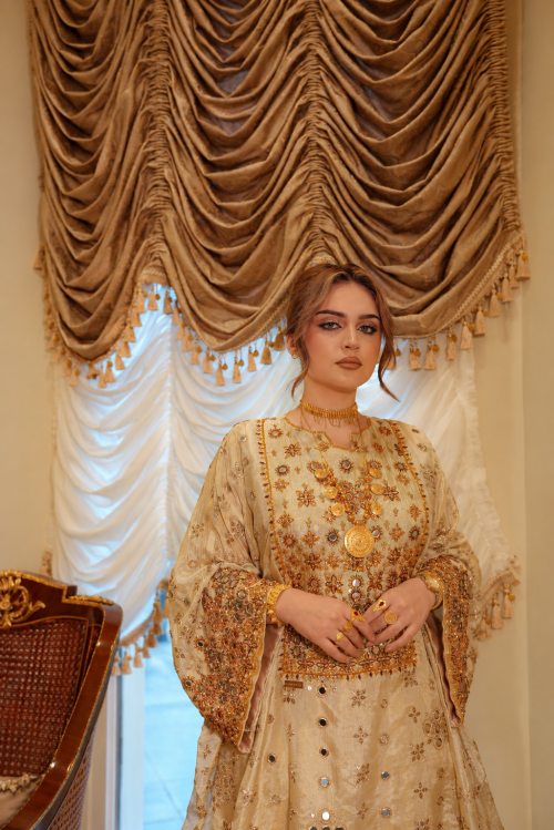 مرايا عاجية