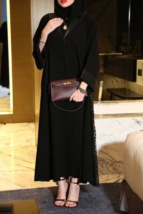 Occasion abaya incorporating luxurious materials