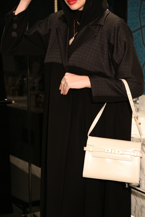 Luxurious classic abaya