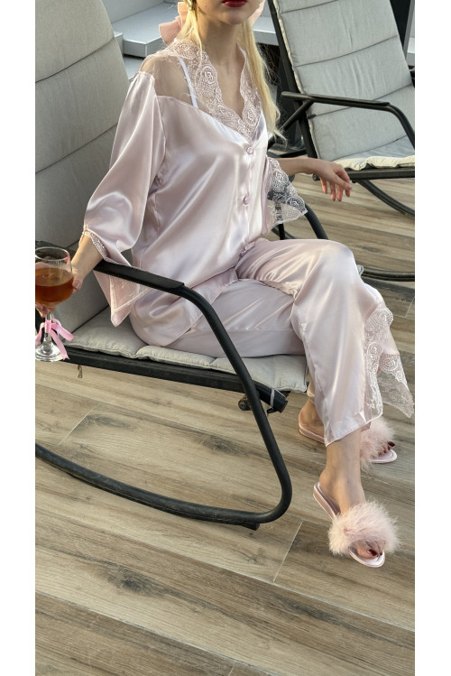 Pajamas in soft pink with beautiful Turkish lace