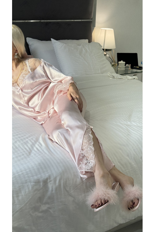 Pajamas in soft pink with beautiful Turkish lace