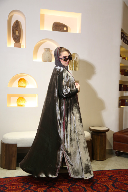 عباية المخمل الرمادي  — Maroon Thread Embroidery