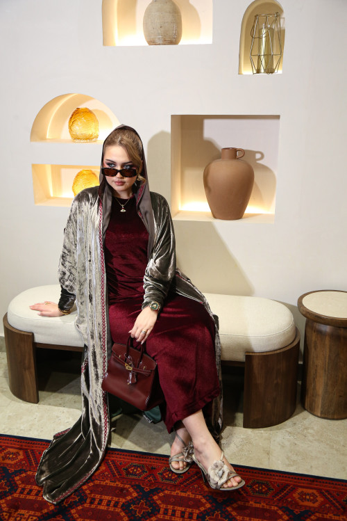 عباية المخمل الرمادي  — Maroon Thread Embroidery