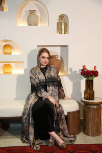 العبايات الملونة