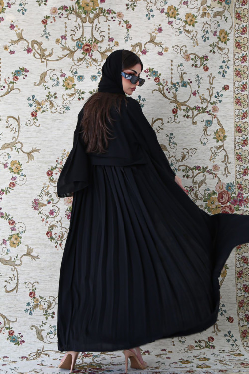 Pleated abaya in black, raw, soft, cool Korean dew