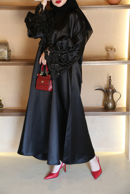 Luxurious taffeta abaya