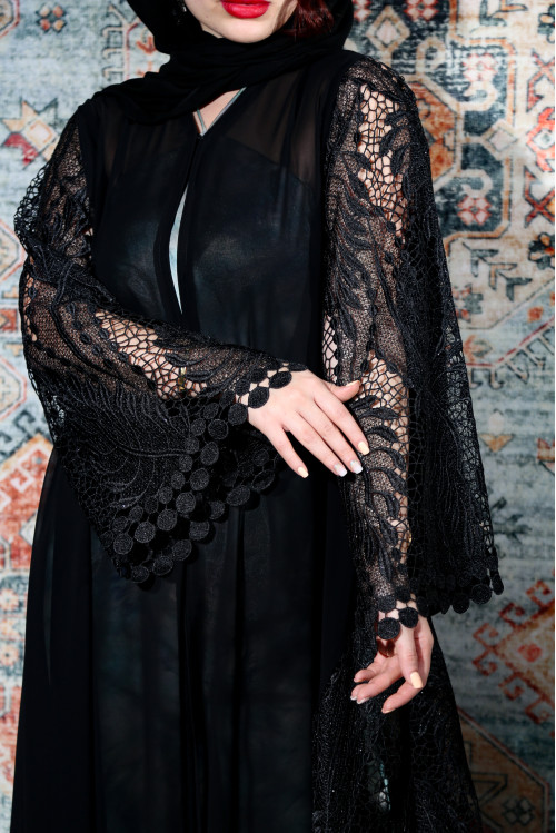 Chiffon abaya for occasions with prominent leaf lace