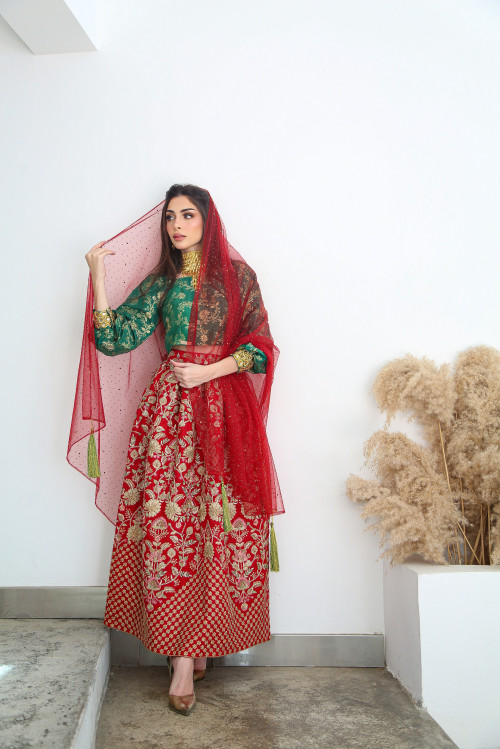Indian set in red