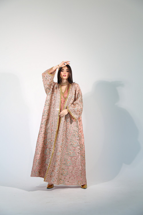 Luxurious apricot bisht