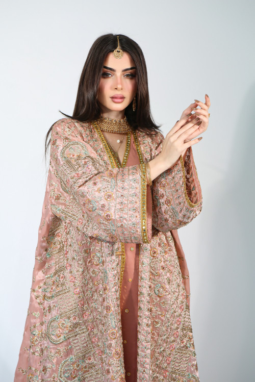 Luxurious apricot bisht